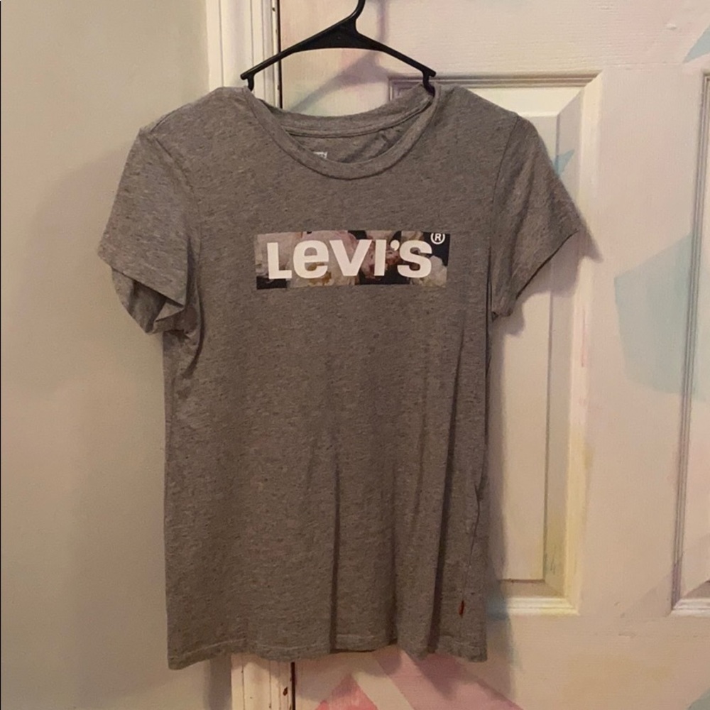 Levi’s floral printed tee